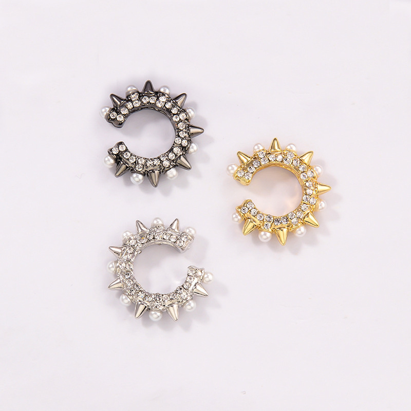 Punk Style Single Small Rivet Pearl Ear Bone Clip display picture 7