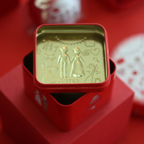 Red groom and bride three-dimensional relief small square box wedding candy box creative iron box candy box gift box