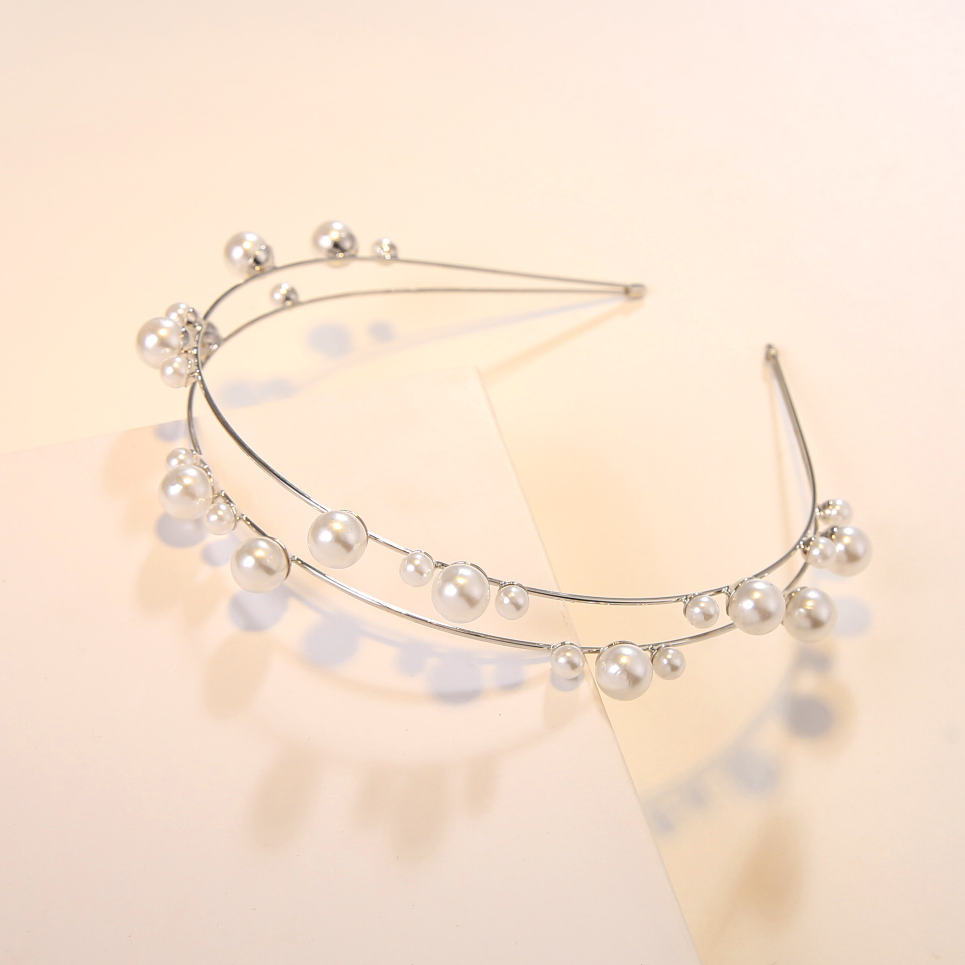 Women'S Fashion Round Iron Inlay Artificial Pearls Hair Band display picture 3
