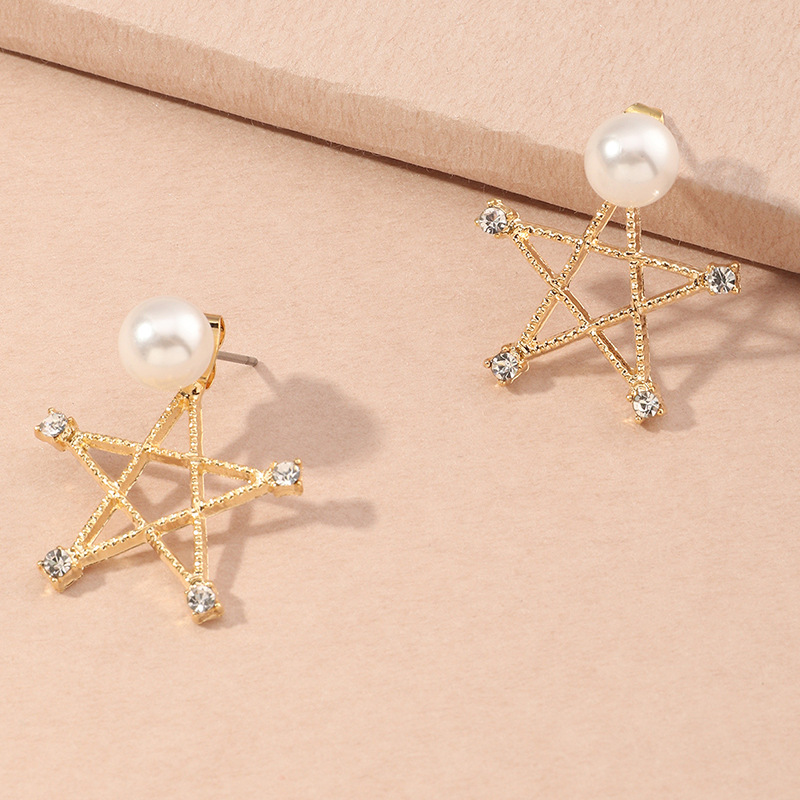 Großhandel Süße Mode Perle Einfache Fünfzackige Stern Diamantohrringe display picture 3