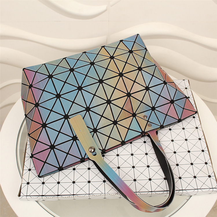 7 * 8 japanesch a koreanesch Trend 3D Reebou Laser Shooting Handtasche zesummeklappbar Rubik's Cube Geometrie Grouss Kapazitéit Villfälteg_voghion.com