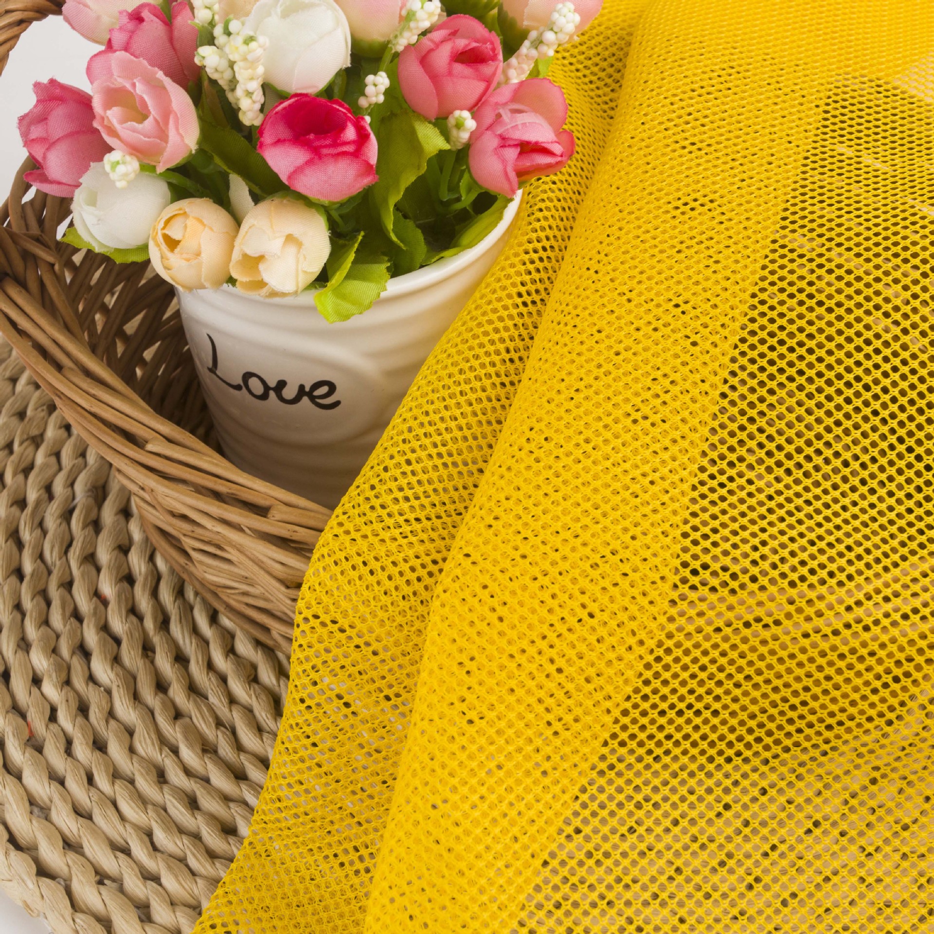 厂家孔中孔网布全涤经编网眼布服装网沙面料窗帘门帘专用网布白坯