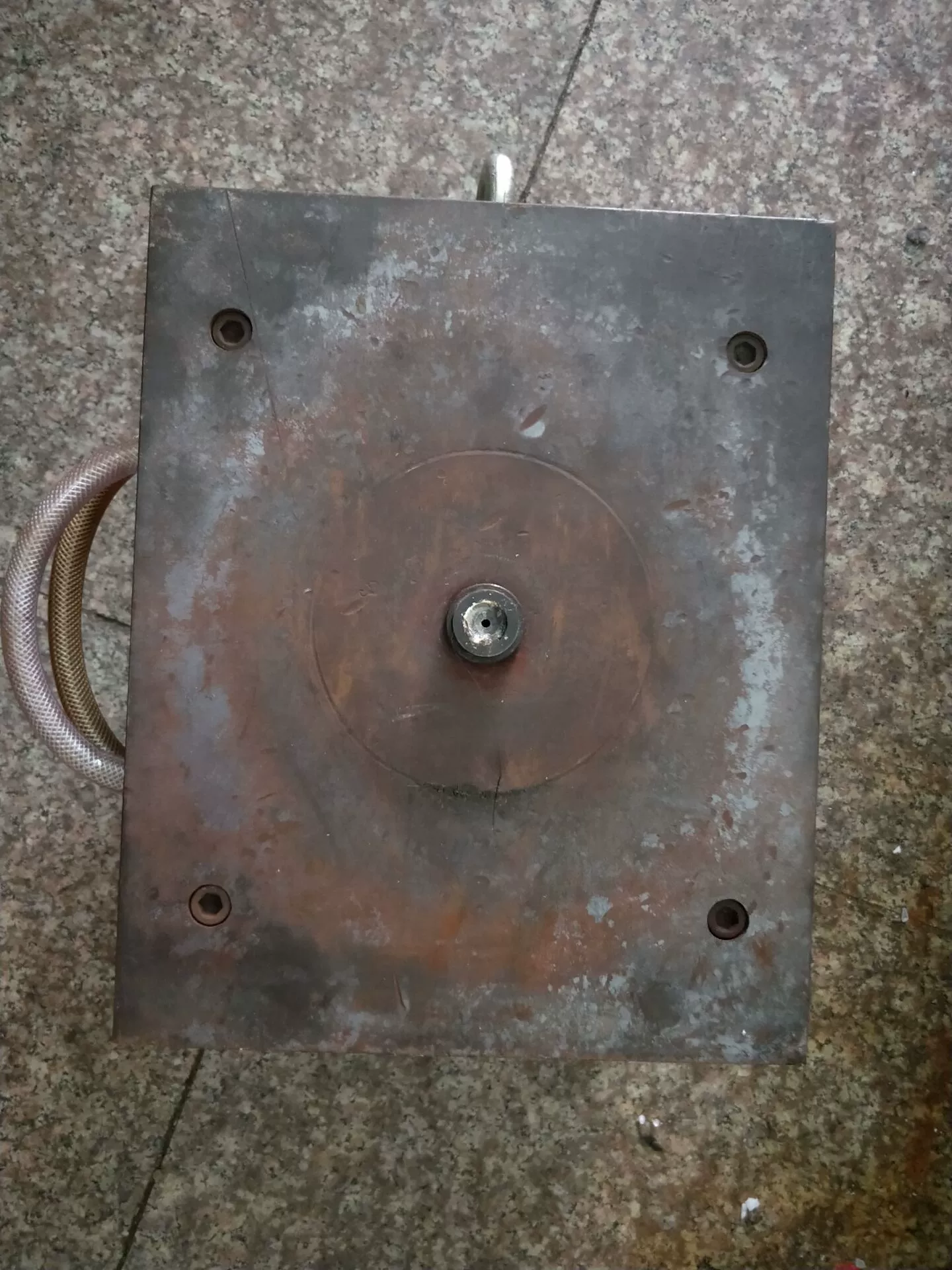 Формы по индивидуальному заказу не будут отправлены, возвратные