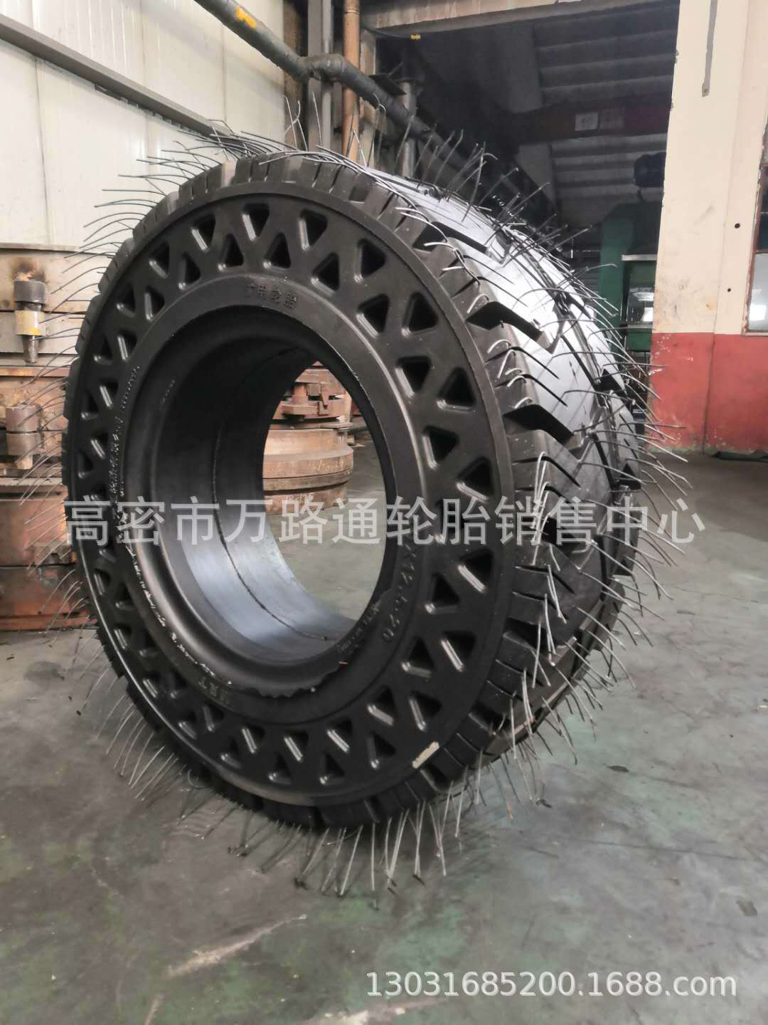 实心轮胎带钢圈355/65-15轮胎355/50-20平板拖车315/45-12轮胎