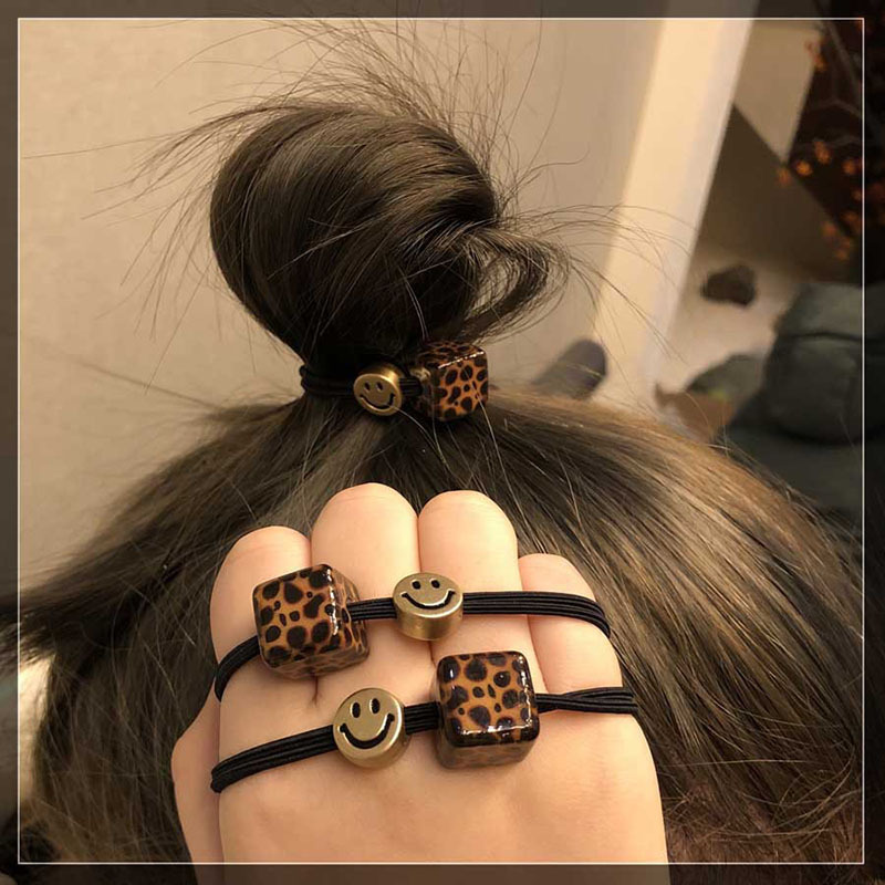New Korea hair haircut head rope bracelet two-purpose girl can love Dong door hair rope wild leopard texture