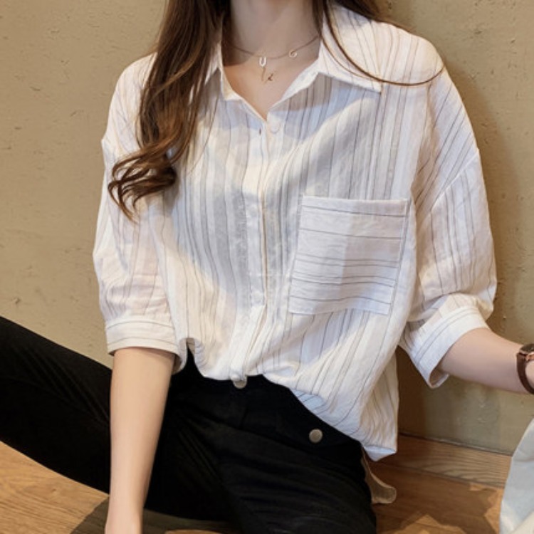 条纹衬衫女设计感2020夏季新款韩版宽松百搭气质上衣中袖衬衣