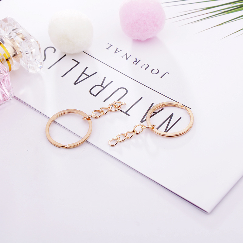 Diverse wear-resistant keychain for keys
