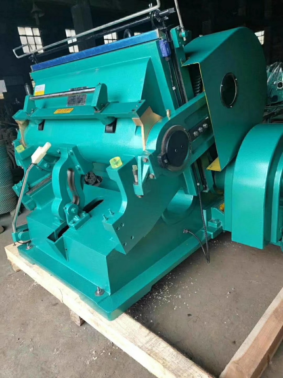 现货供应930压痕机啤机闷盒机