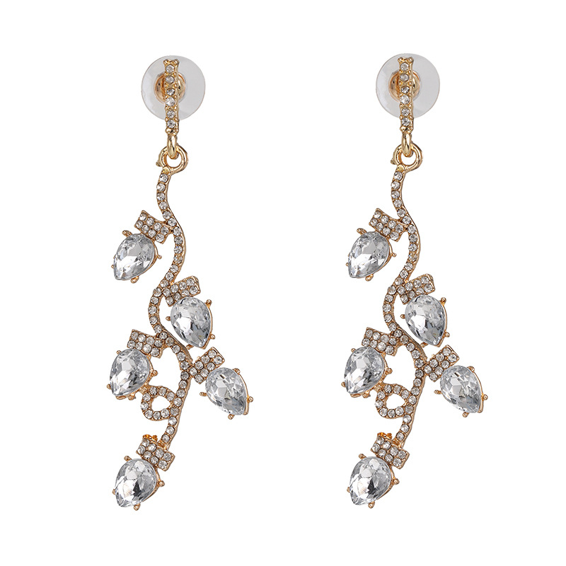 53076 Mode Couleur Diamant Stud Boucles D'oreilles Or-plaqué Feuilles Personnalisé Créative De Superbes Boucles D'oreilles Accessoires Féminins Croix-frontière En Gros display picture 7