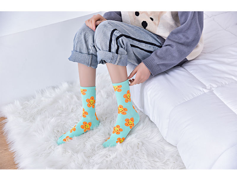 Breathable Function Color Block Pattern Women's Simple Style Color Block Cotton Crew Socks A Pair