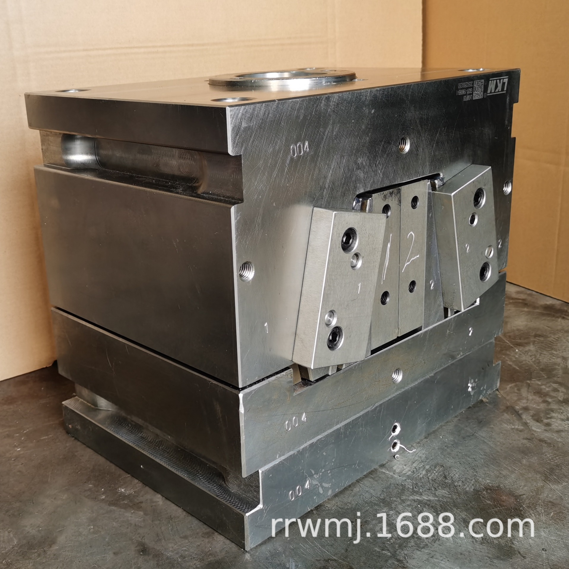 订做圆珠笔 、中性笔、广告笔、塑料外壳笔杆、笔尖、笔套模具