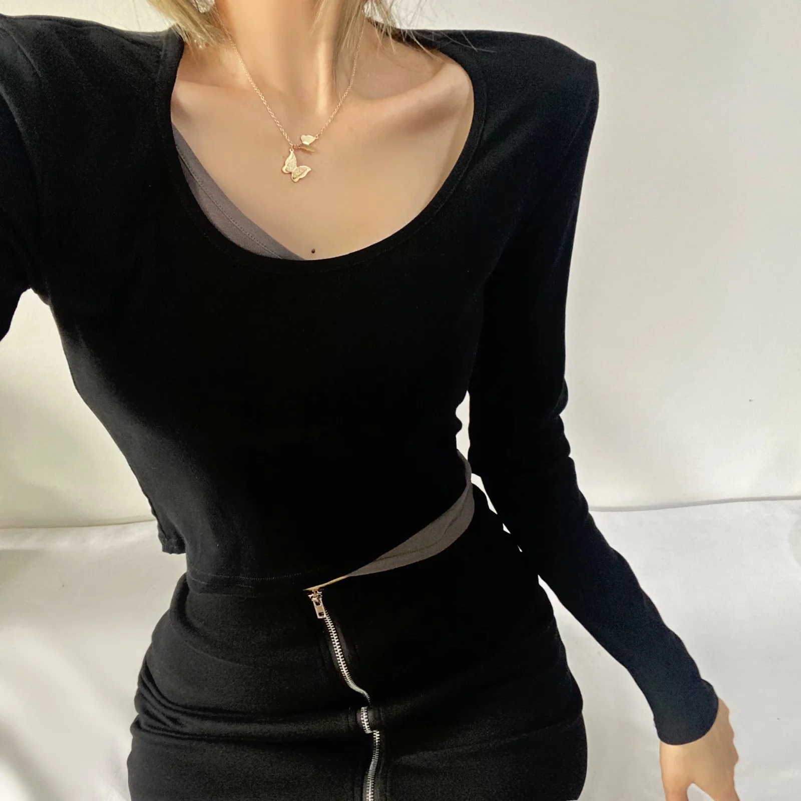 fake two-piece long-sleeved contrast color top NSHS43466