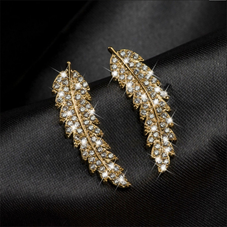 Daily Occasion Alloy Material Leaf Pattern 1 Pair Fashion Leaf Alloy Inlay Artificial Gemstones Women's Earrings