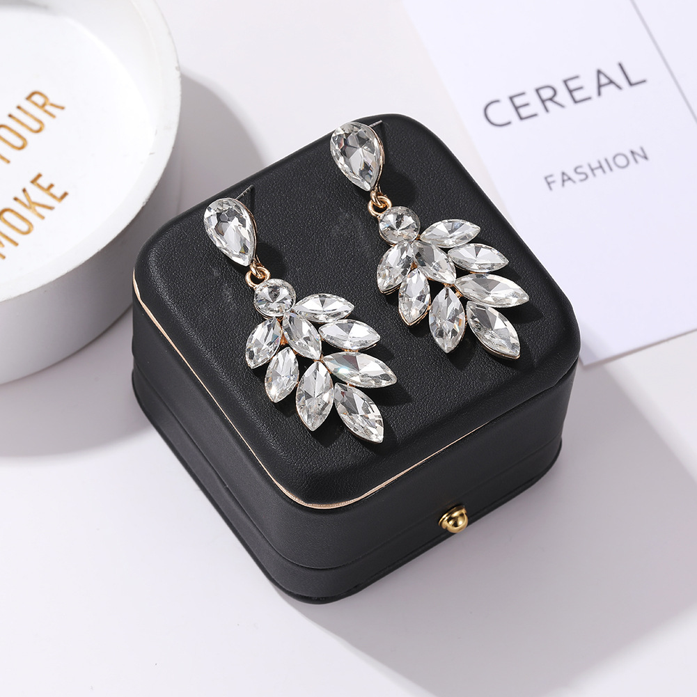 New Fashion Full Diamond Earrings Long Leaf Glass Diamond Earrings Wholesale display picture 4