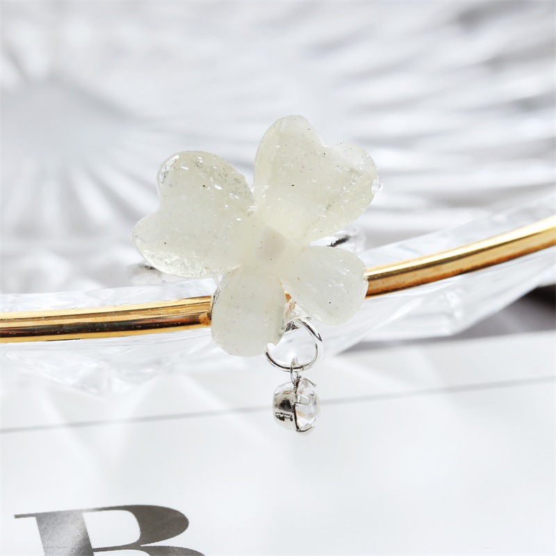Fabrik Direkt Verkauf Koreanischer Schmuck, Eleganter Und Süßer Schmetterling, Blinkender Diamant Ring, Heißer Verkauf Von Muschel Ständen display picture 3