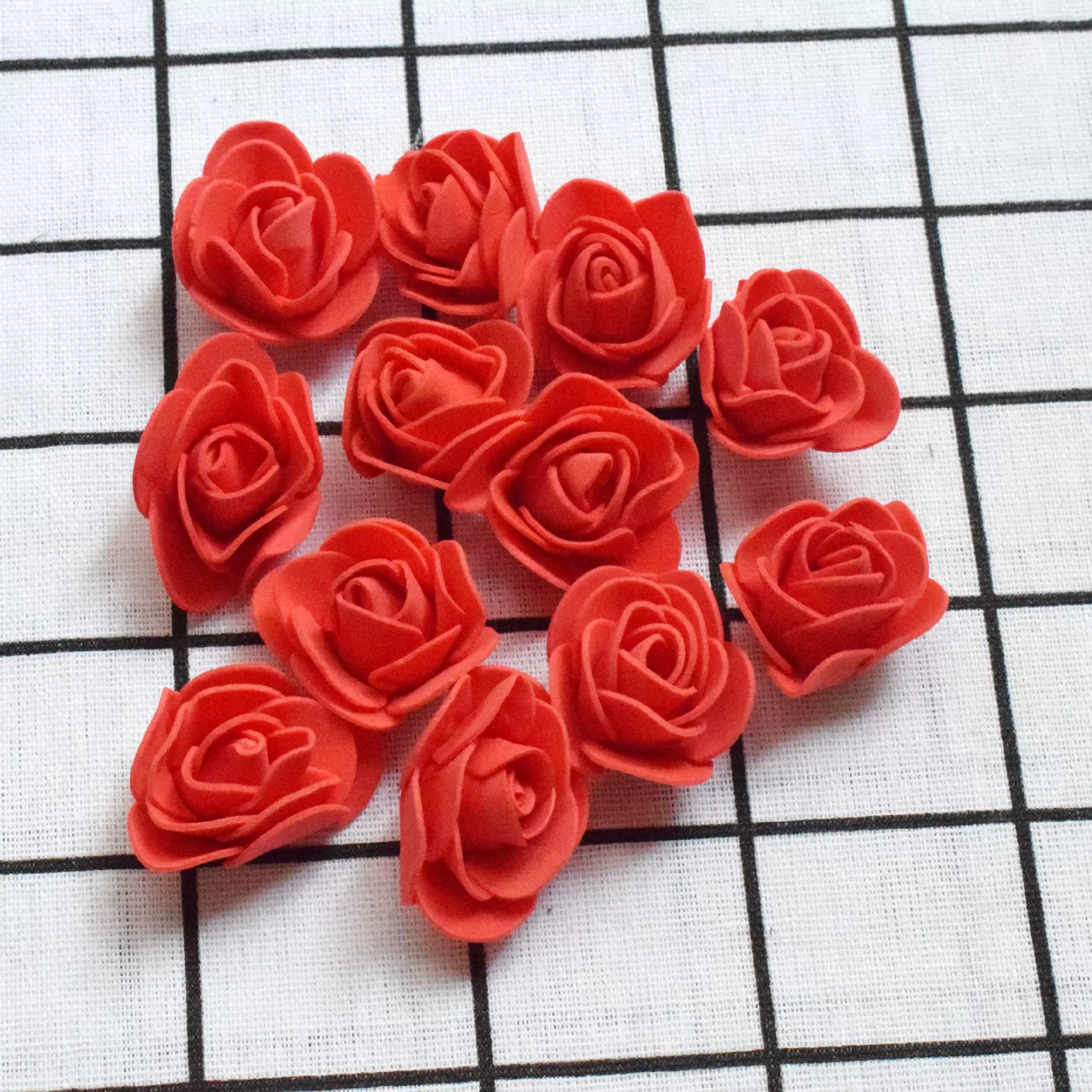 厂家直销泡沫花PE花批发玫瑰花头手工diy花环材料泡沫花头