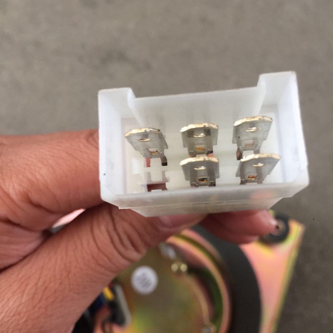 LG1611740090轻卡雨刮电机4