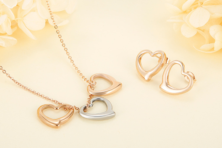 European and American new stainless steel heart-shaped peach heart necklace earrings jewelry set