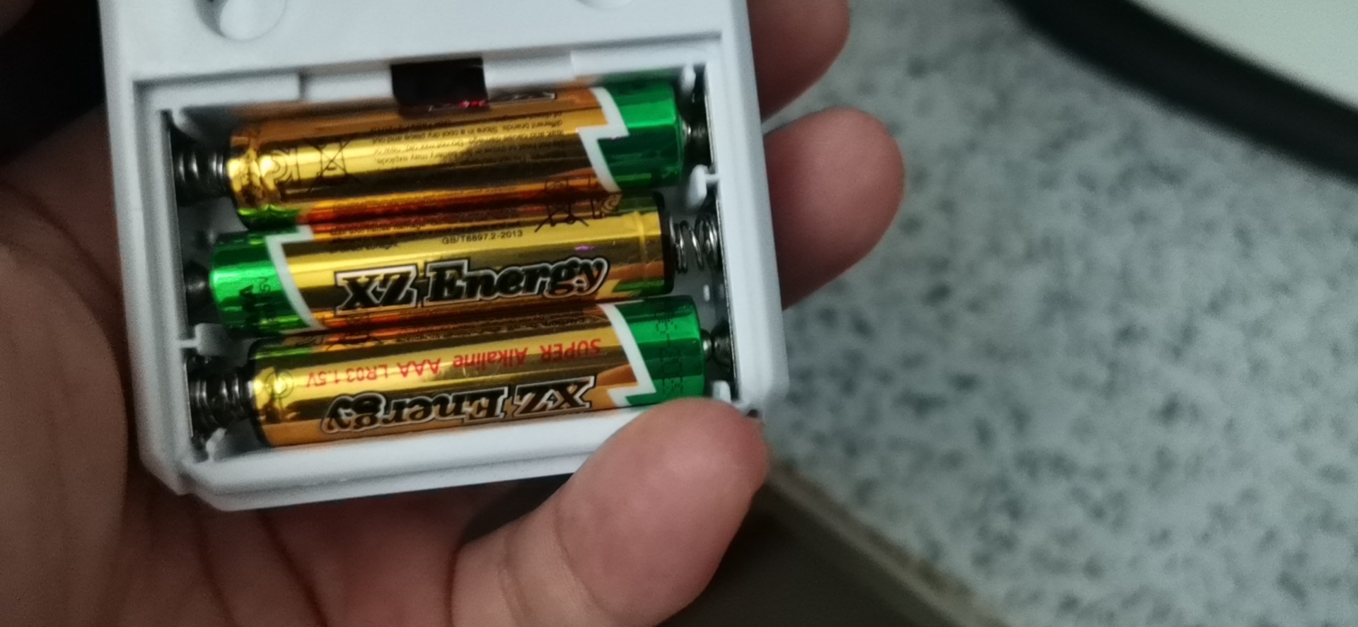 Dispositivo de bienvenida electrónico infrarrojo cuidadosamente seleccionado, sensor infrarrojo, bienvenida, fuente de alimentación de batería de grabación, fuente de alimentación USB de doble propósito