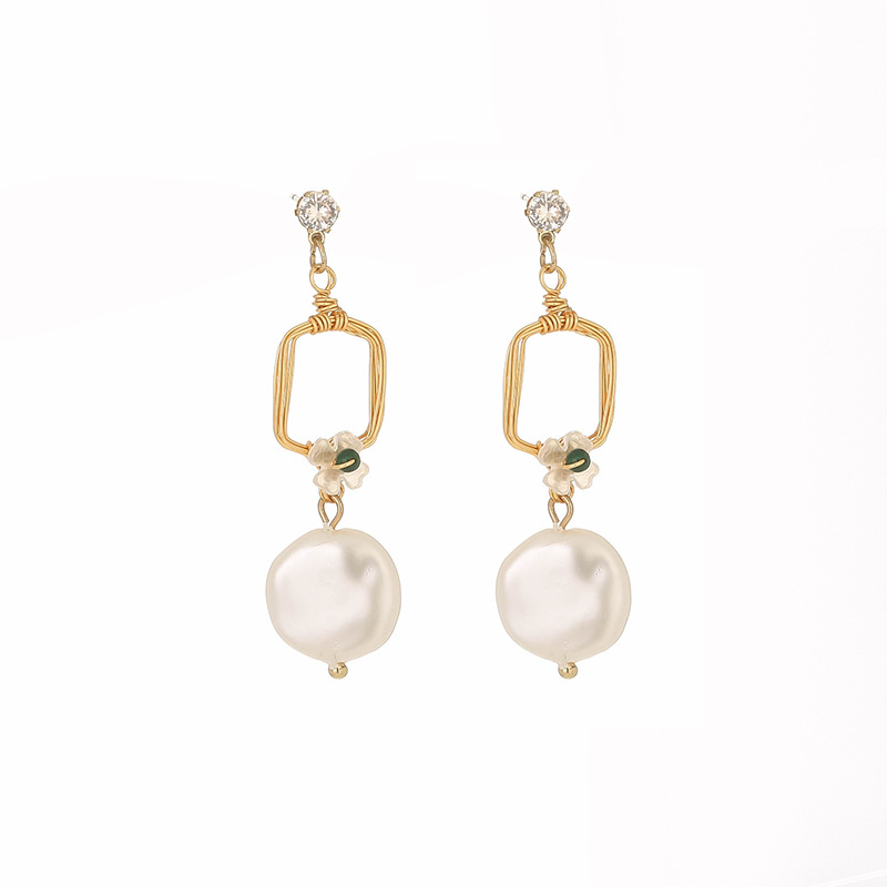 Boucles D&#39;oreilles Longues Pétales De Perles Rétro Simples 2020 En Gros display picture 1