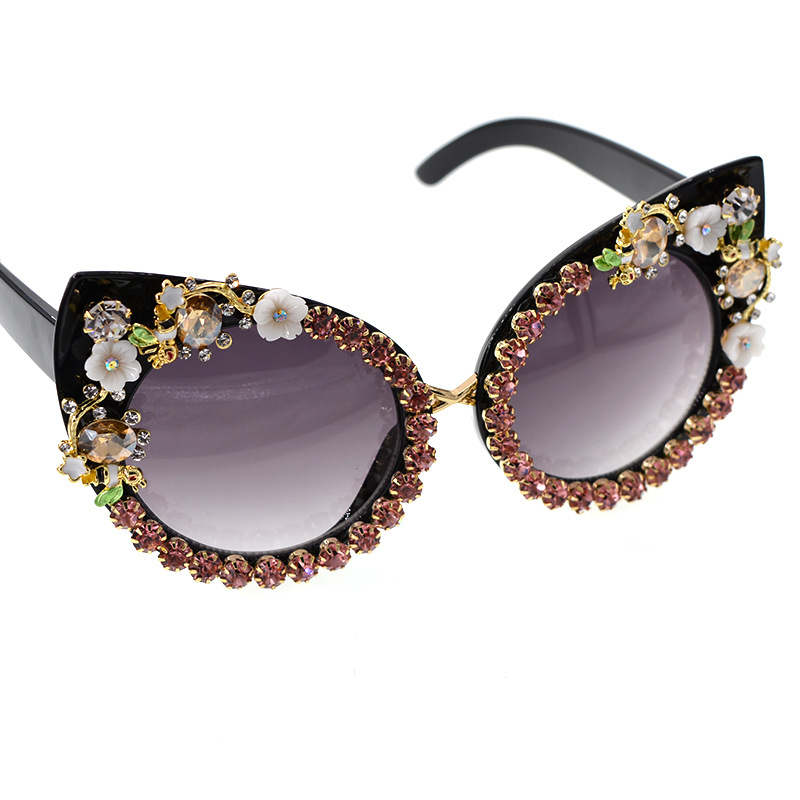 Fashion New  Personality Korean  Diamond Cat Eyes Uv Protection Fashion Wild Carved Baroque Sunglasses Sunglasses Nihaojewelry Wholesale display picture 9