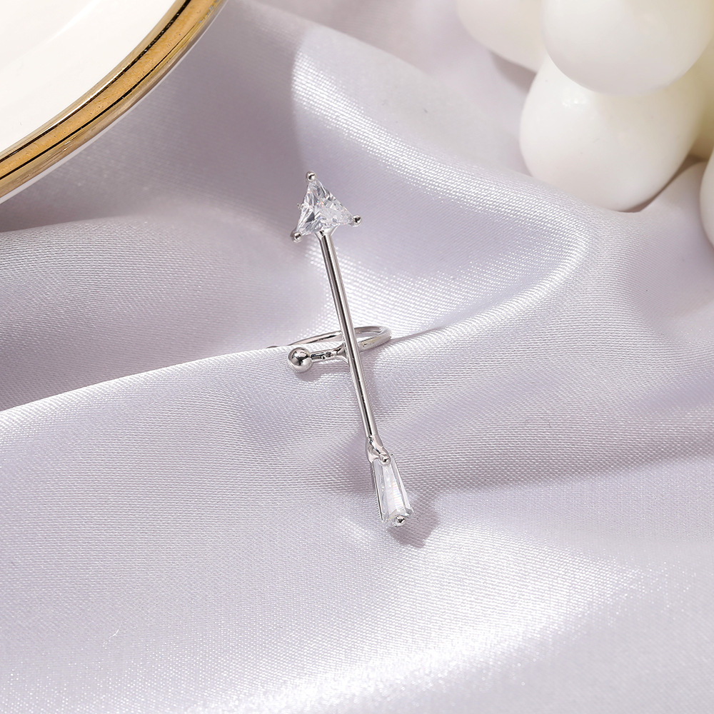 Zircon Arrow Ear Clip display picture 6