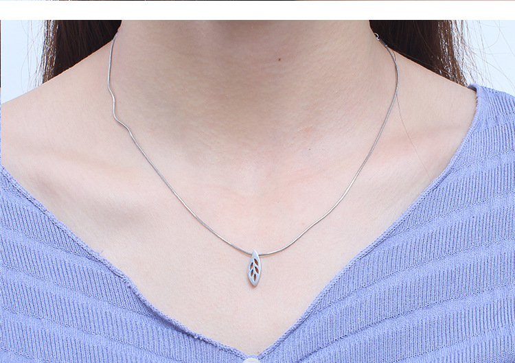 Korean Harajuku Hollow Leaves Leaves Necklace Ear Stud Womenu0027s Simple Jewelry Suit Foreign Trade