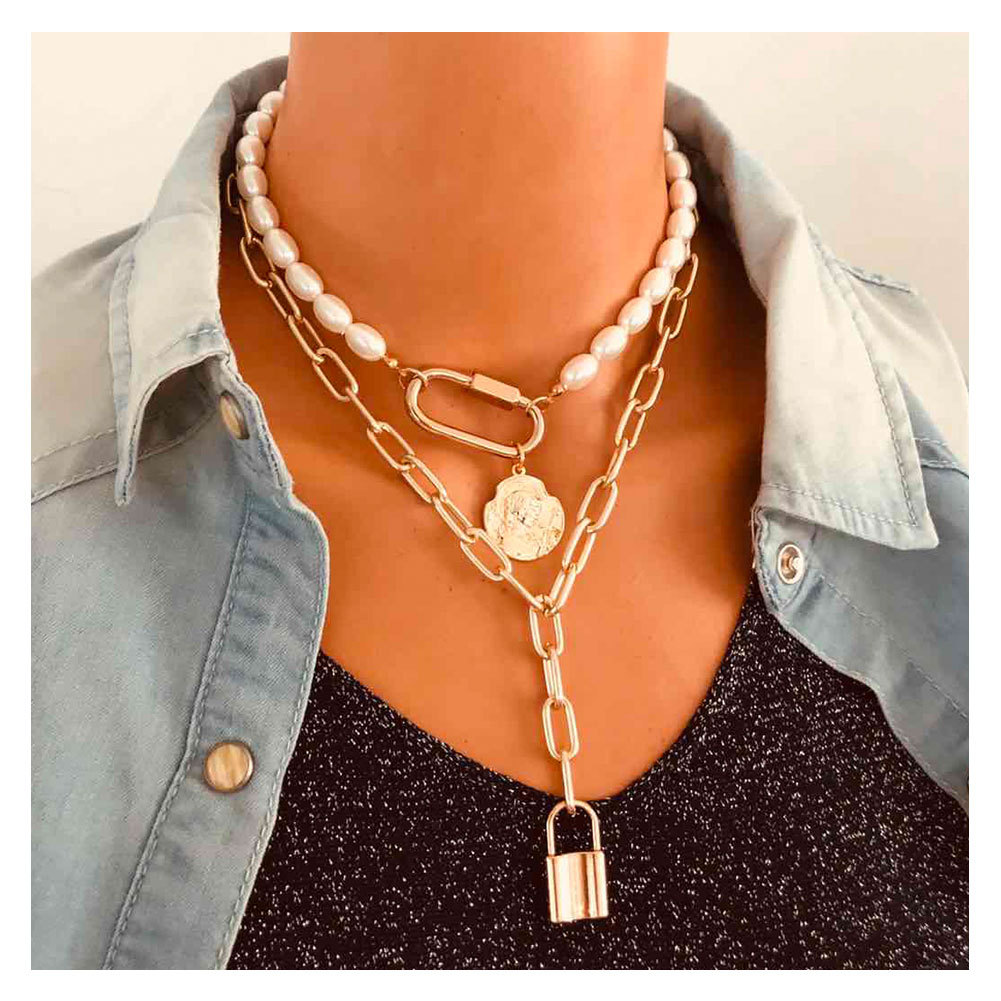 Collar Pendiente De La Cerradura Del Metal De La Aleación Con Cuentas De Perlas Ovaladas Simples De Múltiples Capas De Moda Para Las Mujeres display picture 2