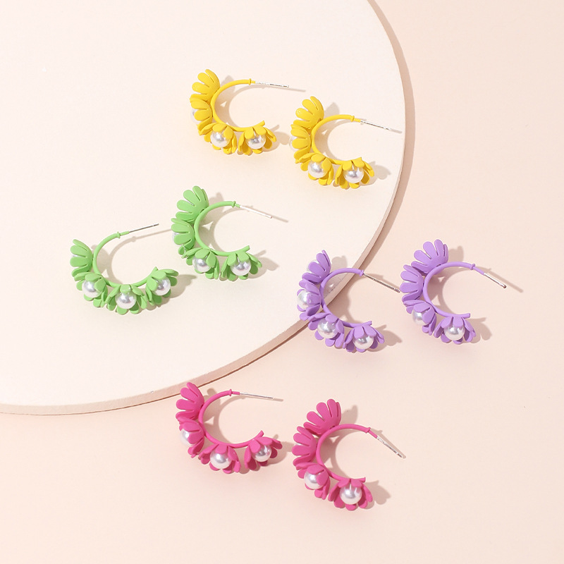 8g Weight Earrings Classification Wedding, Travel Occasion Flower Pattern Women'S Gender Rose Red, Purple, Green, Yellow Color Hot Sale Korea Candy Color Cute Flower Earrings C-shaped Wreath Childlike Pearl Earrings Wholesale Nihaojewelry 1