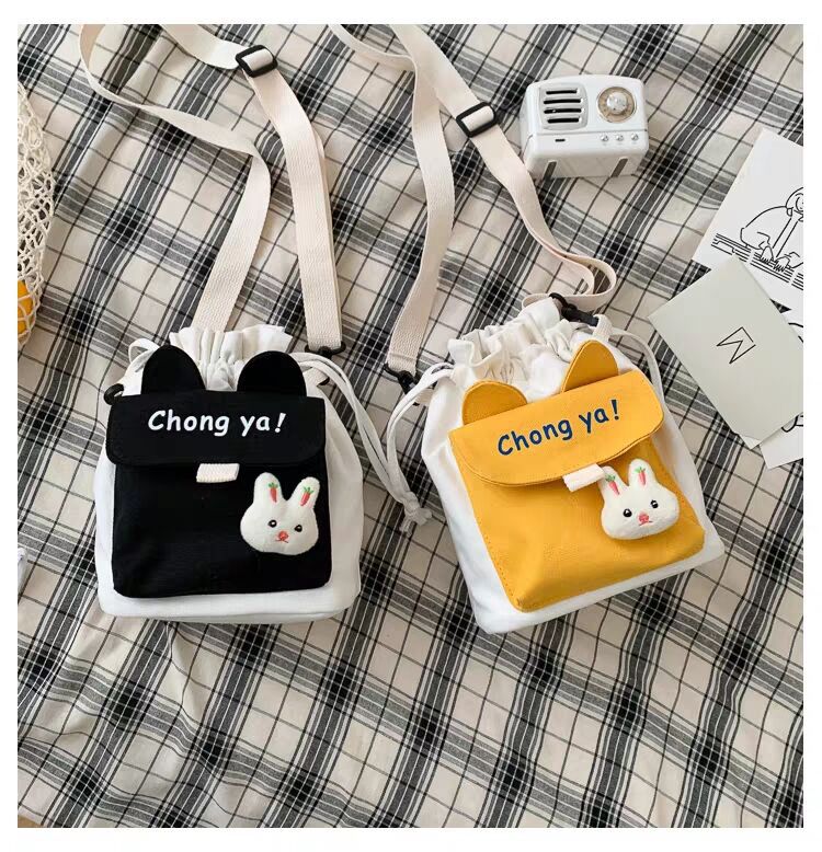 "2020 New style canvas bags for foreign trade, Korean style creative and fashionable shoulder bags, crossbody bags, one-piece consignment. undefined