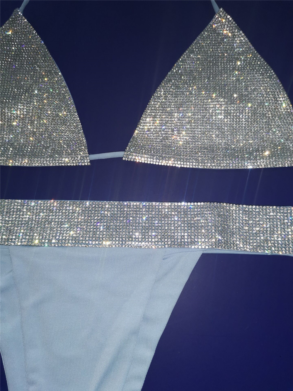 Conjunto de 2 piezas de bikini dividido con correa de diamante intermitente triangular NSYML109266