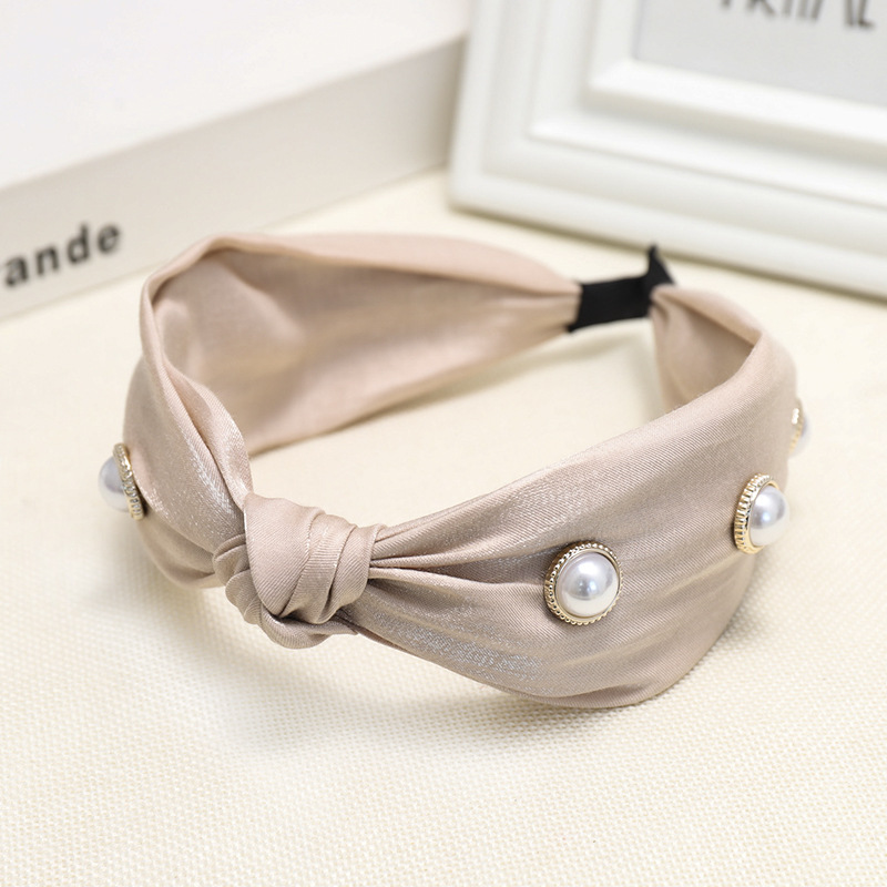 Célébrité Internet Je Personnalité De La Mode Perle Bandeau Solide Couleur Shiner Tissu Tout-match Bandeau Yiwu Hairware C858 display picture 15