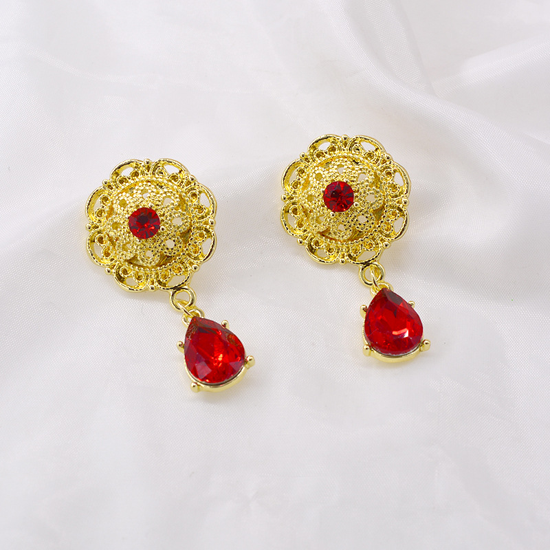 Palace Retro Ruby Drop Zircon Boucles D'oreilles Boucles D'oreilles Longues Boucles D'oreilles De Mariée Tempérament Boucles D'oreilles Style De Vacances En Gros Nihaojewelry display picture 5