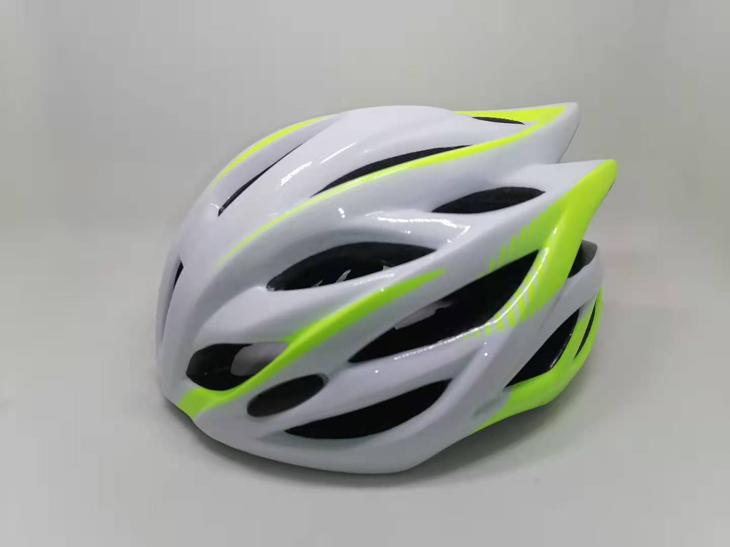 Cascos de bicicleta para hombres y mujeres, equipo de ciclismo de montaña, protección ligera para bicicleta de carretera