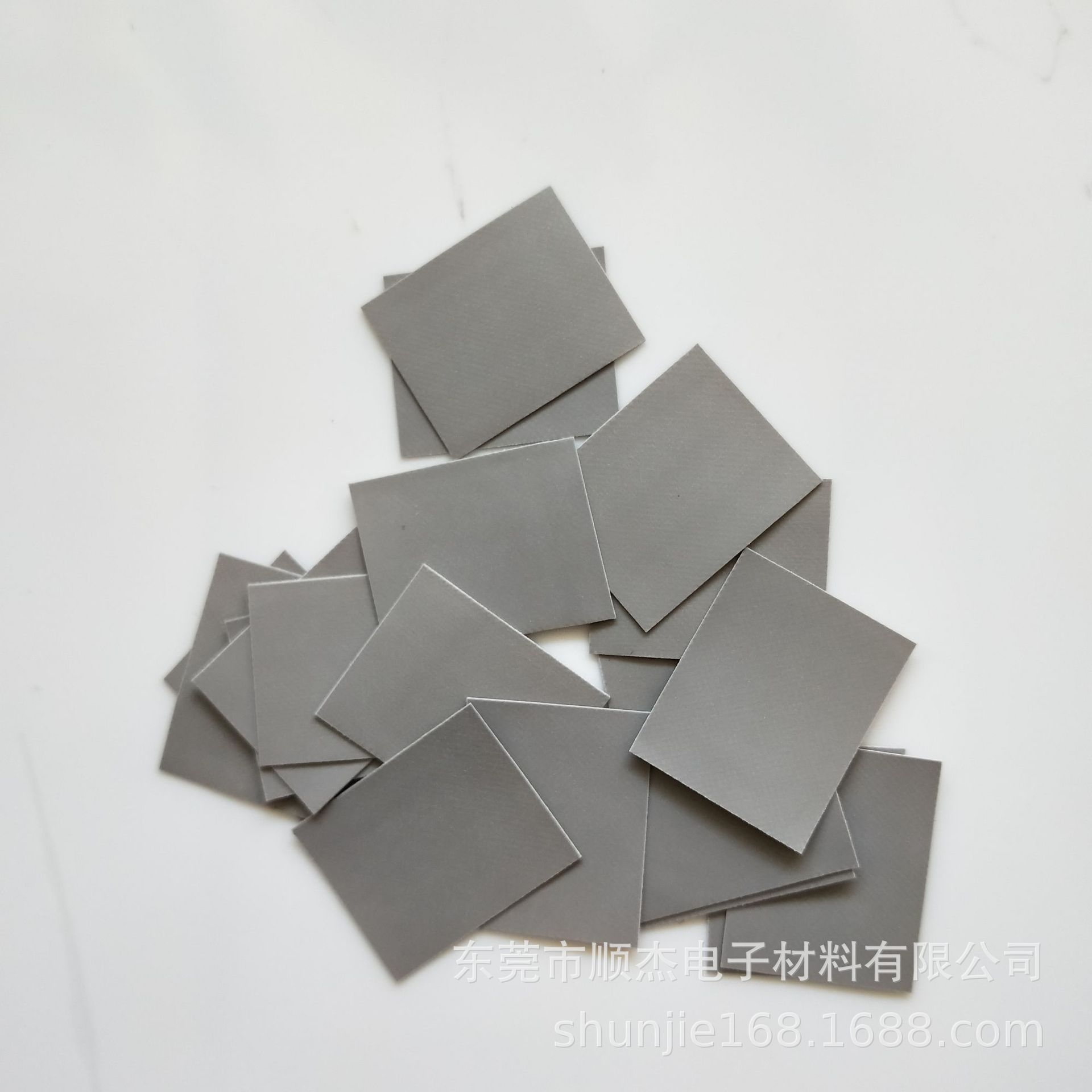 导热绝缘矽胶片 CPU散热阻燃耐高温垫片光电灯饰行业电子辅料厂家