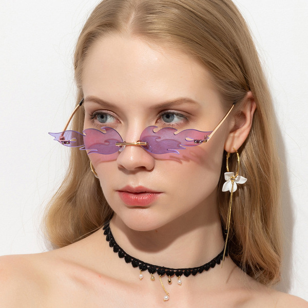 Fashionable trend sunglasses for men and women