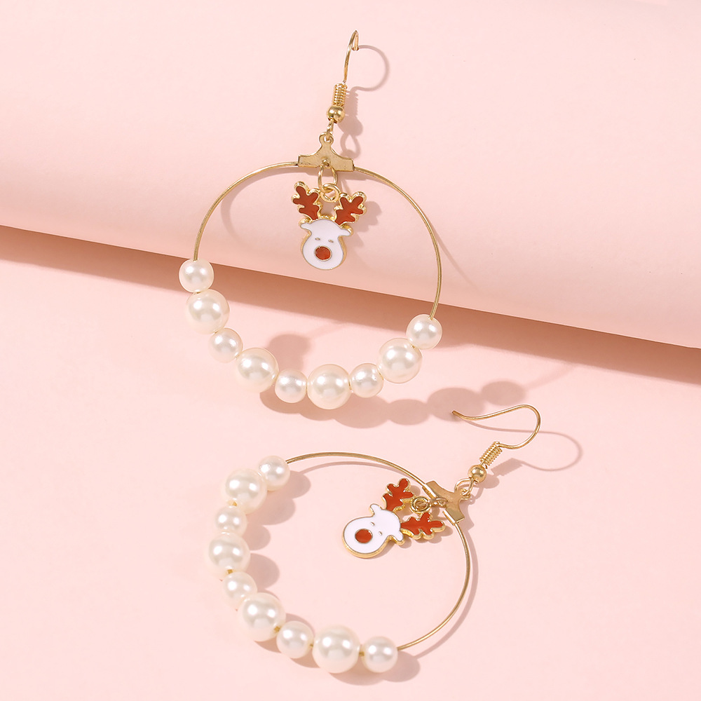 Boucles D&#39;oreilles Exagérées Grand Cercle Taille Perle Perle Arbre De Noël Élan Pour Femmes Vente Chaude display picture 10