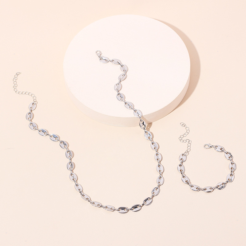 34g Weight Necklace Classification Wedding, Travel Occasion Women'S Gender White, Gold Color Fashion Pig Nose Chain Button Bracelet Necklace Sets For Women Clavicle Chain Wild Jewelry Nihaojewelry 4