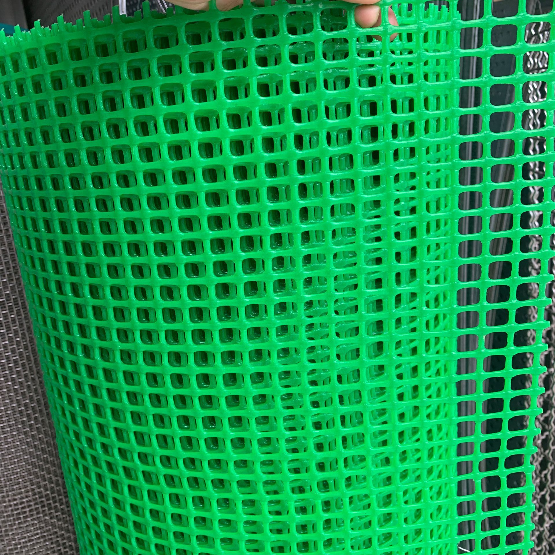 广东东莞塑料方格围栏网绿色塑胶网 园艺鲜花篮子阳台方孔养殖网