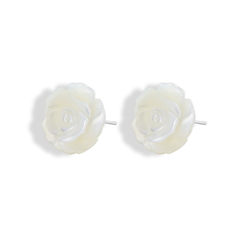 Small fresh earrings