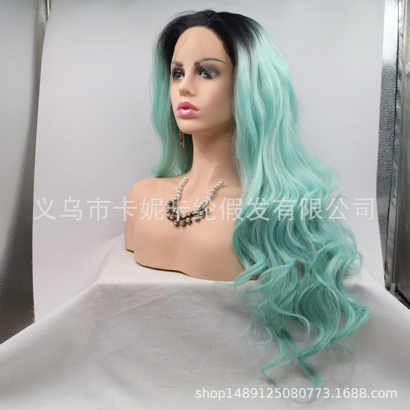 Europa y América de moda cabello largo rizado fibra química pelucón de cabello de mujer al por mayor encaje de cabello