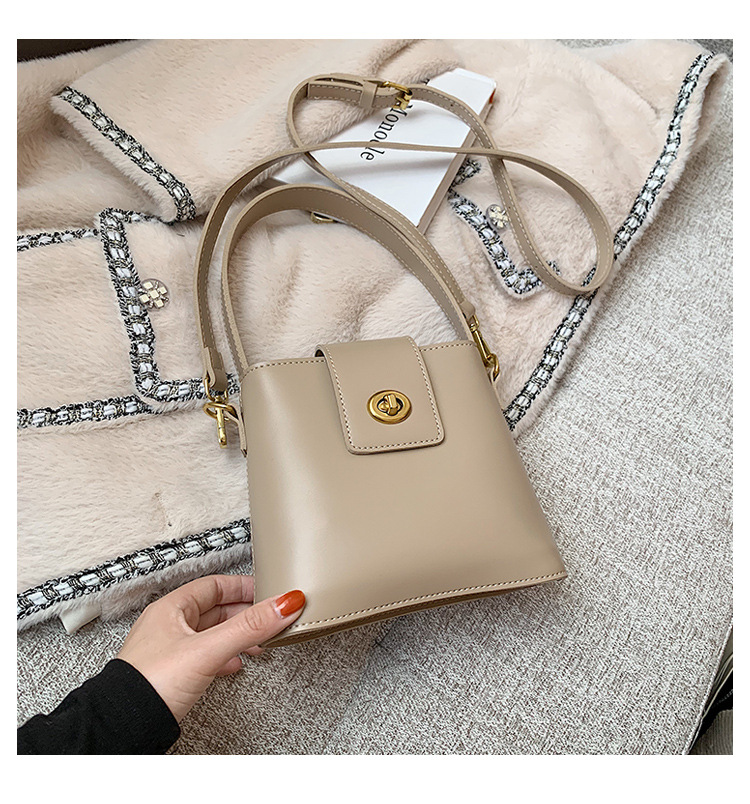 Fashion Retro Single Shoulder Bucket Bag display picture 15