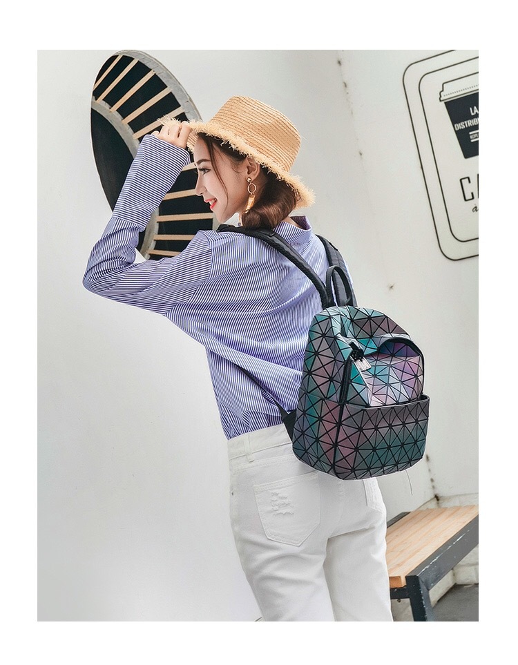 Geometric Luminous Diamond Grid Backpack For Men And Women_voghion.com