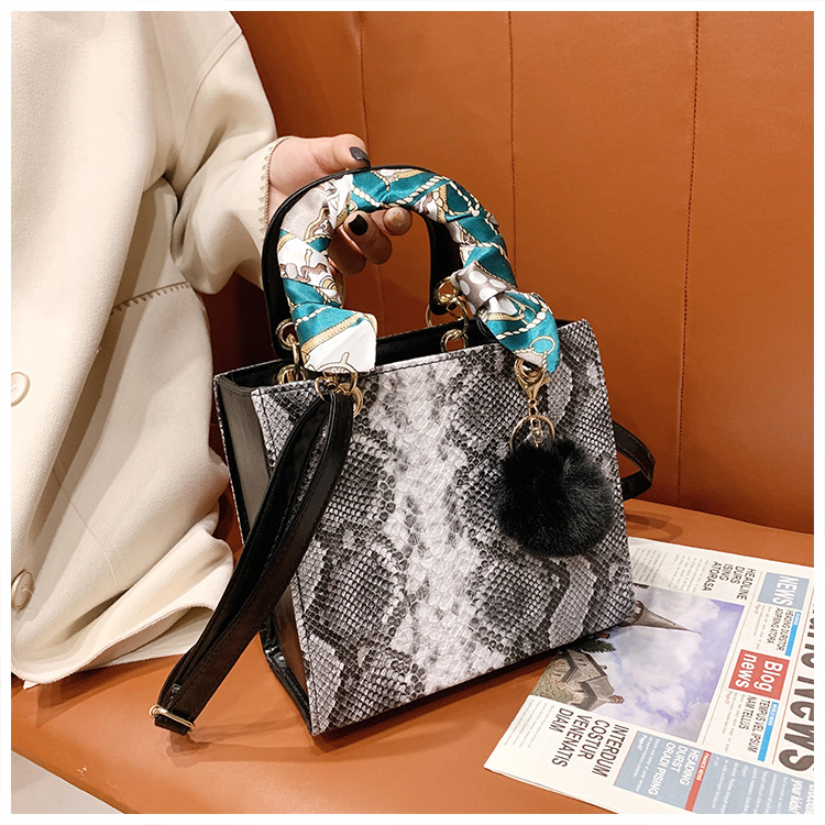 Contrast Color Snake Pattern Women's Bag New 2020 Autumn And Winter Korean Style Fashion Bag Shoulder Bag Crossbody Silk Scarf Portable Small Square Bag display picture 27