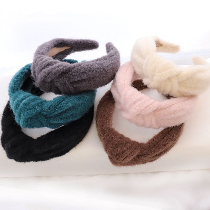 Woolen Mink Knotted Headband display picture 18