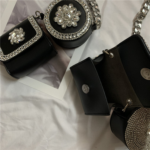 Punk-style mini square bag with rhinestones and a sparkling diamond-studded chain—Instagram-famous, trendy crossbody bag with chunky, diagonally set rhinestones.