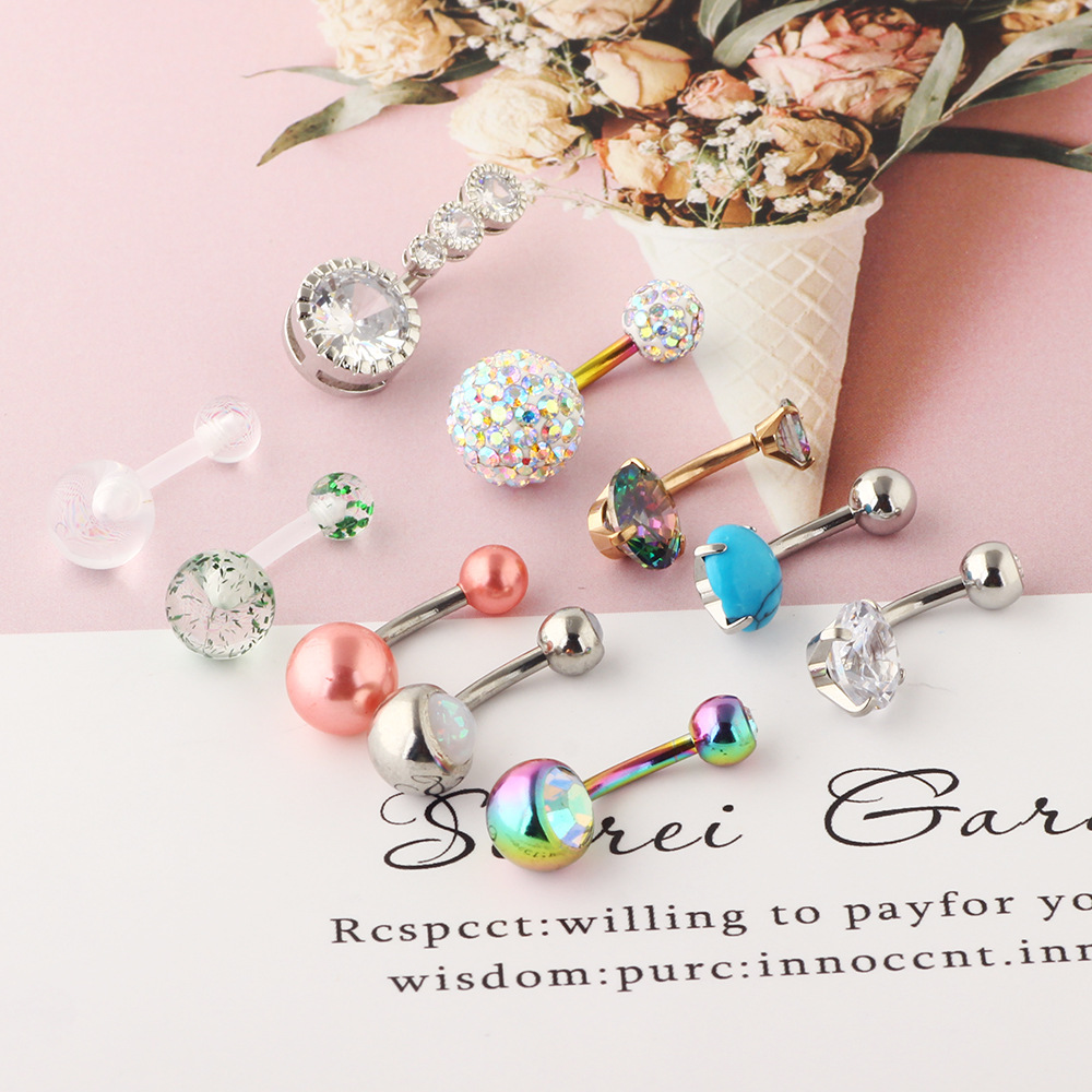16G labret stud size and finish detail