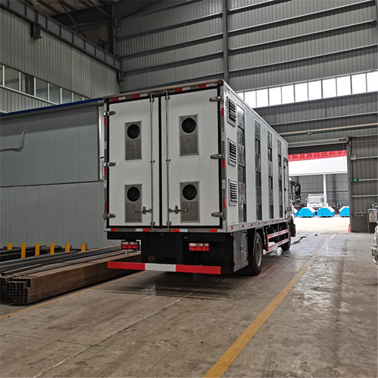 東風多利卡D9運豬車