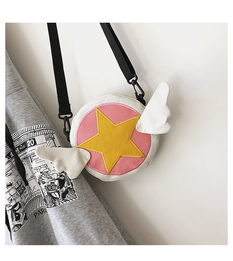 Japanisches Weiches Mädchen Anime Peripherie Niedlichen Cartoon Magic Sakura Leinwand Umhängetasche Mädchen Süße Lustige Persönlichkeit Tasche display picture 43