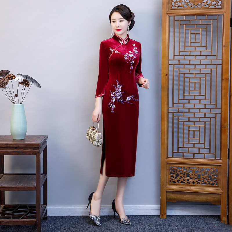 cheongsam Chinese style Large Plush thickening Long sleeve Improvement Retro Mom outfit winter keep warm temperament Wedding